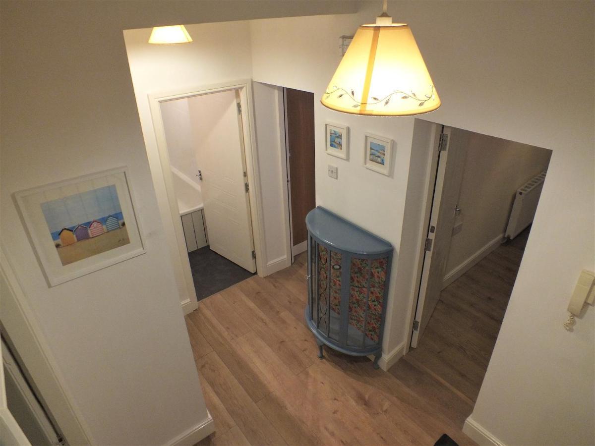 The Basement Apartment ซอลท์เบิร์น-บาย-เดอะ-ซี ภายนอก รูปภาพ